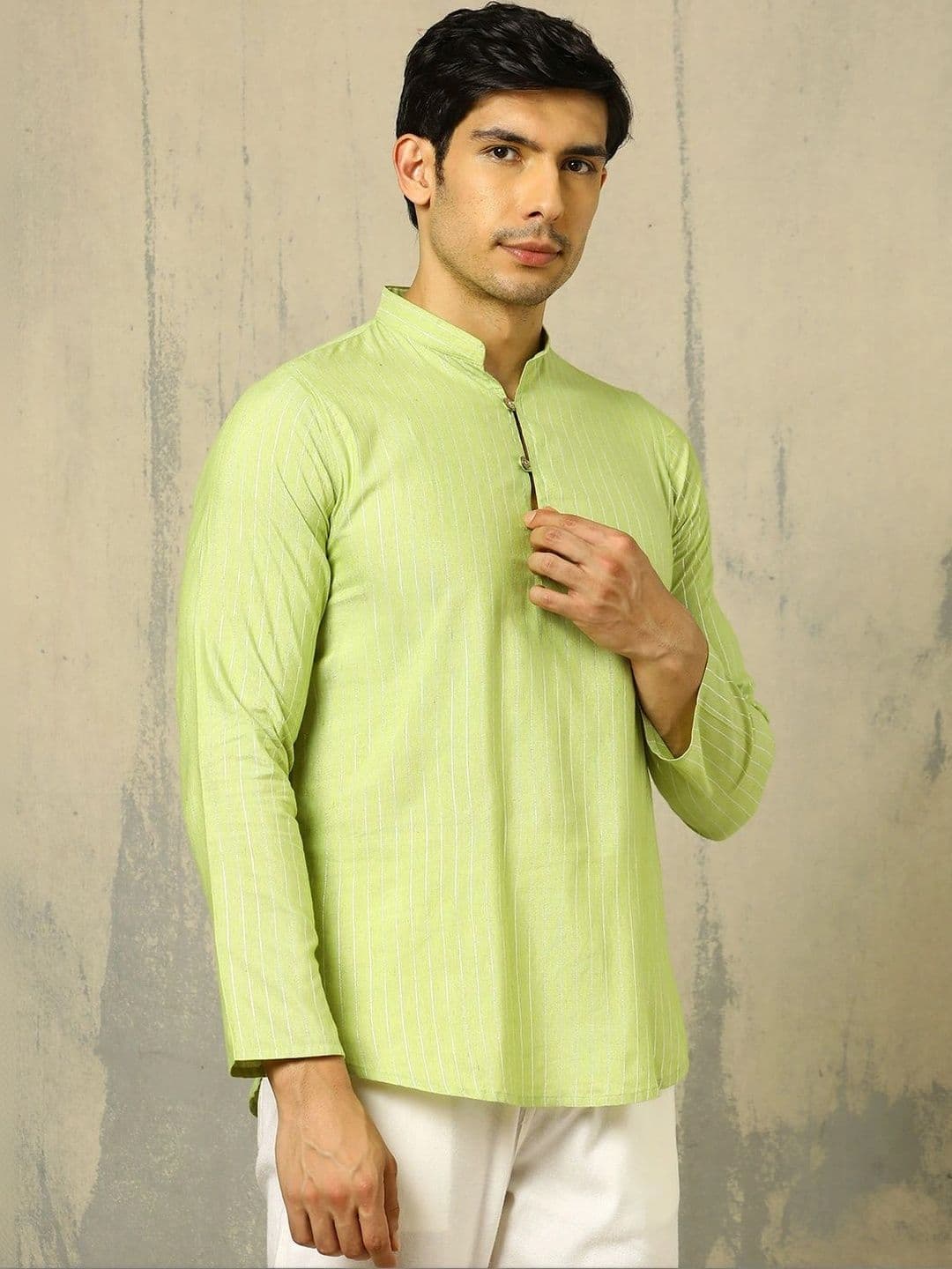 Anouk Woven Design Solid Cotton Handloom Mandarin Collar Short Kurta thumbnail 4