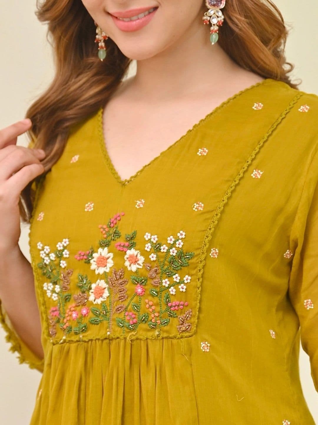SHREE KHODAL FASHION Women Floral Thread Work Chanderi Cotton Kurta with Trousers & With thumbnail 4