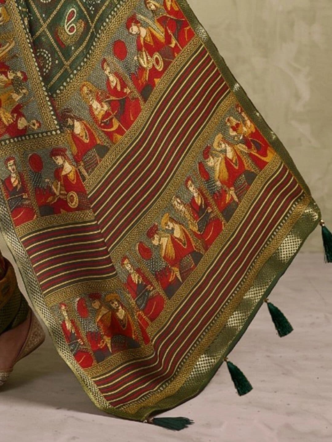 SAARA Ethnic Motifs Pure Georgette Saree thumbnail 5
