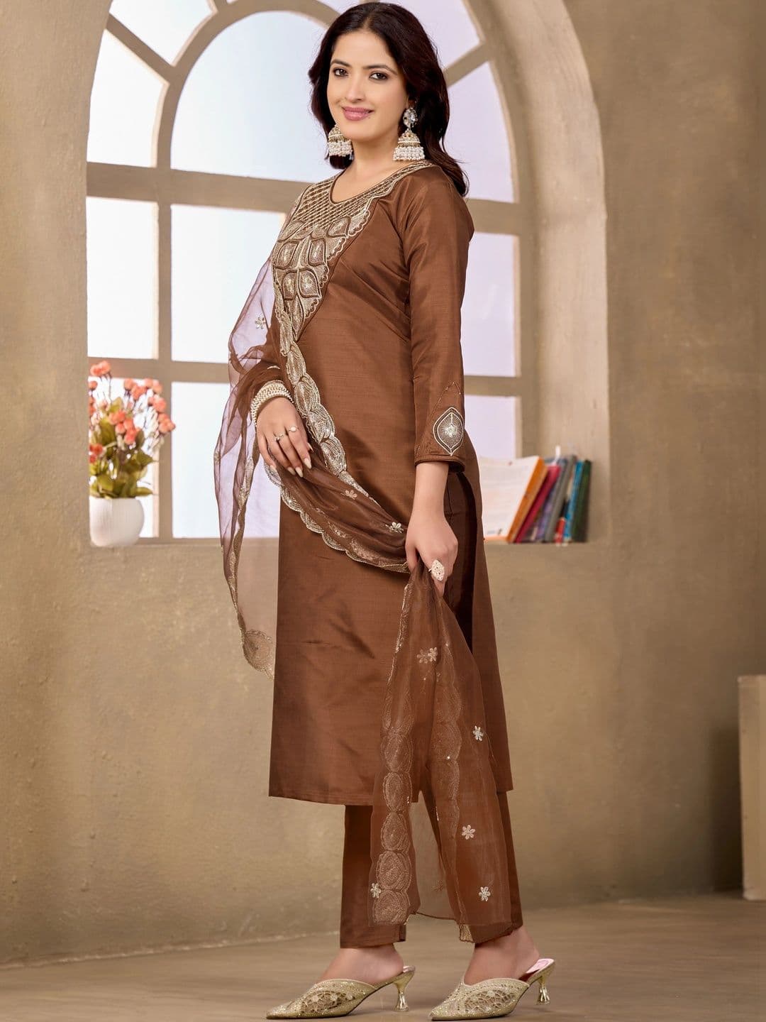 Sangria Women Ethnic Motifs Regular Thread Work Kurta with Trousers & With Dupatta thumbnail 3
