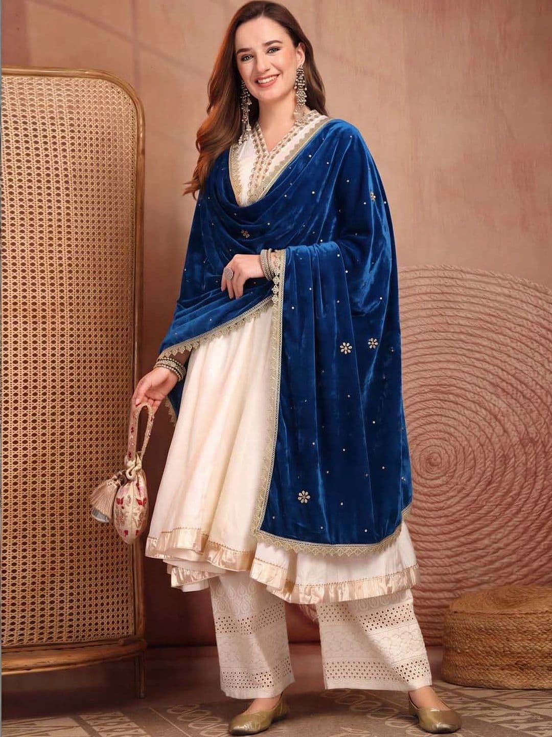 Clora Creation Ethnic Motifs Velvet Dupatta with Zari thumbnail 6