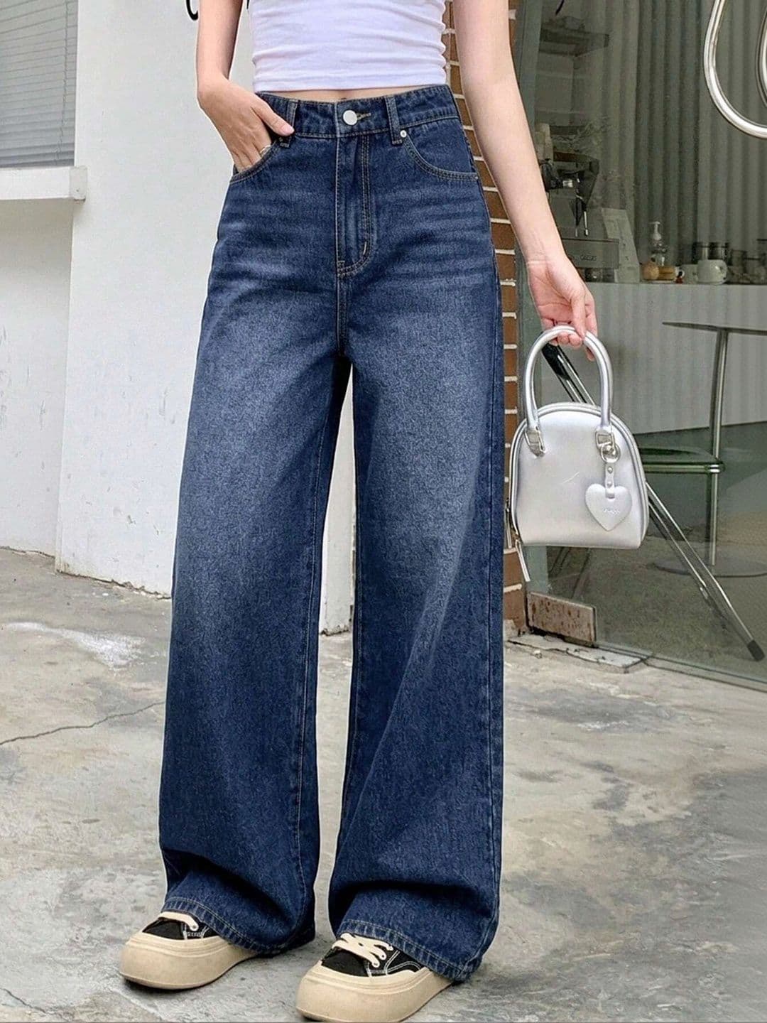 AAV2 Women Wide Leg High-Rise Light Fade Stretchable Jeans thumbnail 3