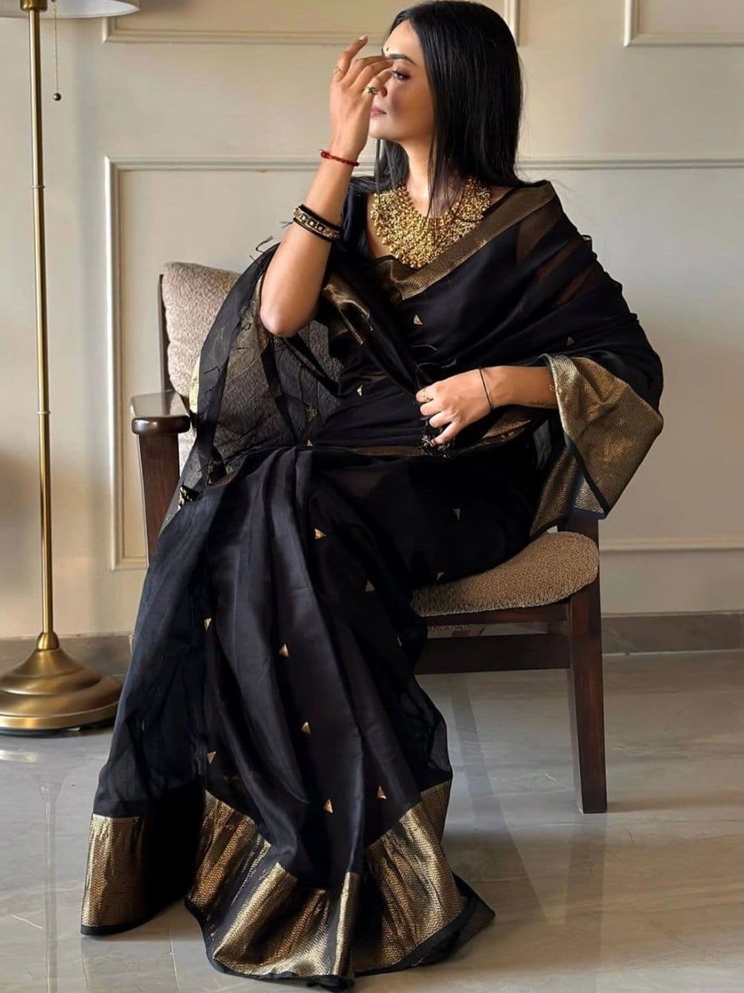 Achyata Zari Art Silk Banarasi Saree thumbnail 2