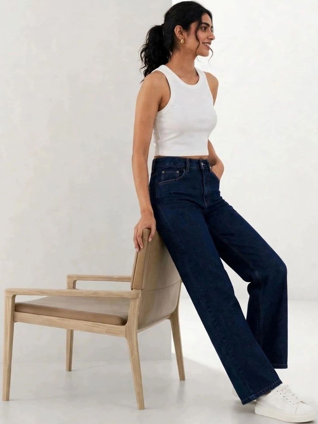 Mast & Harbour Women Classic Regular Fit Mid-Rise Stretchable Jeans thumbnail 3
