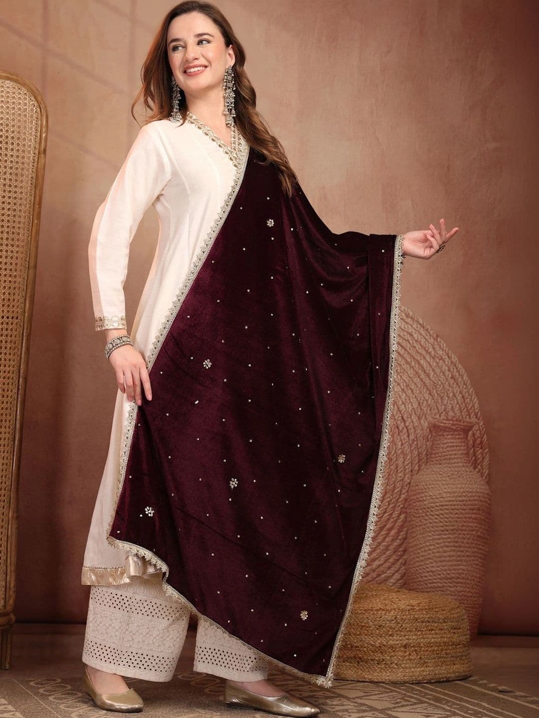 Clora Creation Velvet Dupatta with Zari thumbnail 7