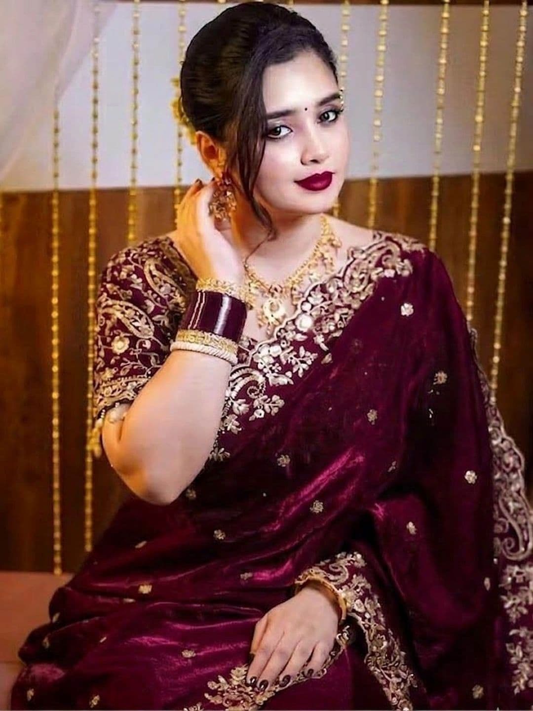 kantuba Zari Satin Banarasi Saree thumbnail 2
