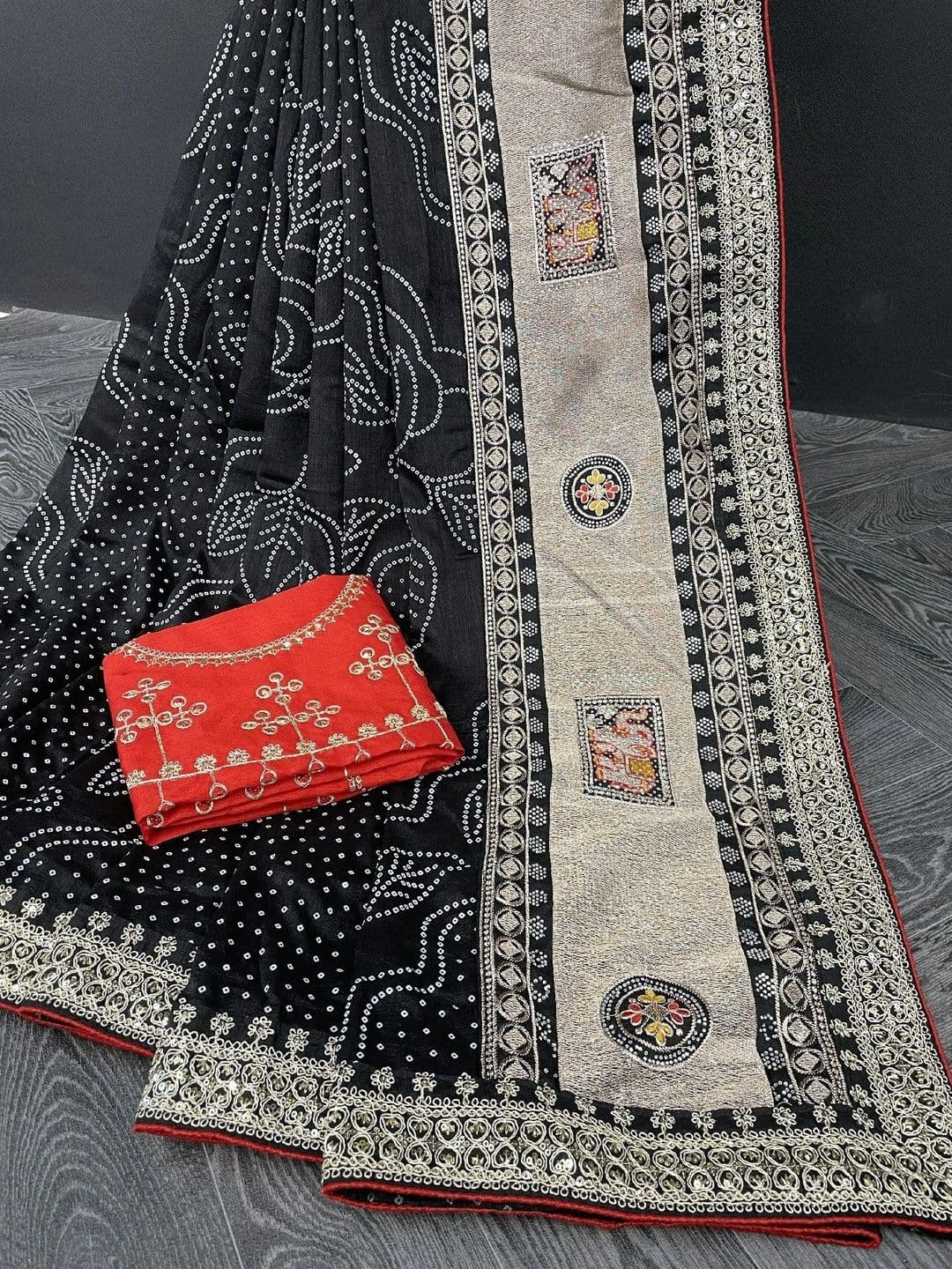 SmileyFashion Bandhani Embroidered Art Silk Designer Saree thumbnail 4