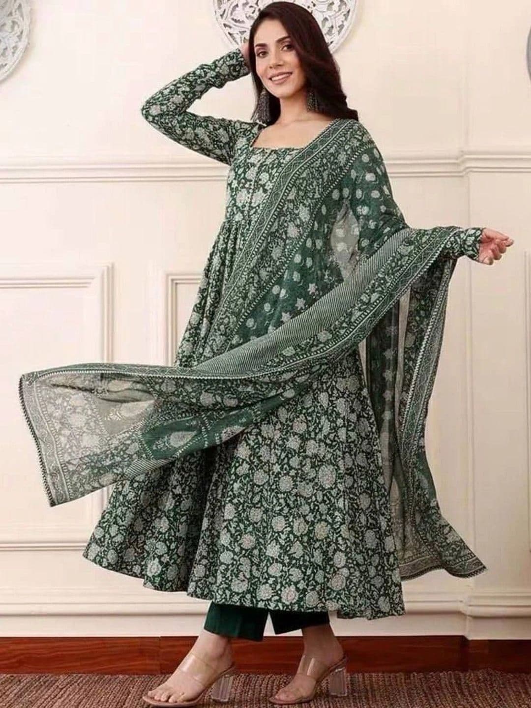 Mogra Designs Women Floral Printed Regular Kurta with Trousers & With Dupatta thumbnail 5