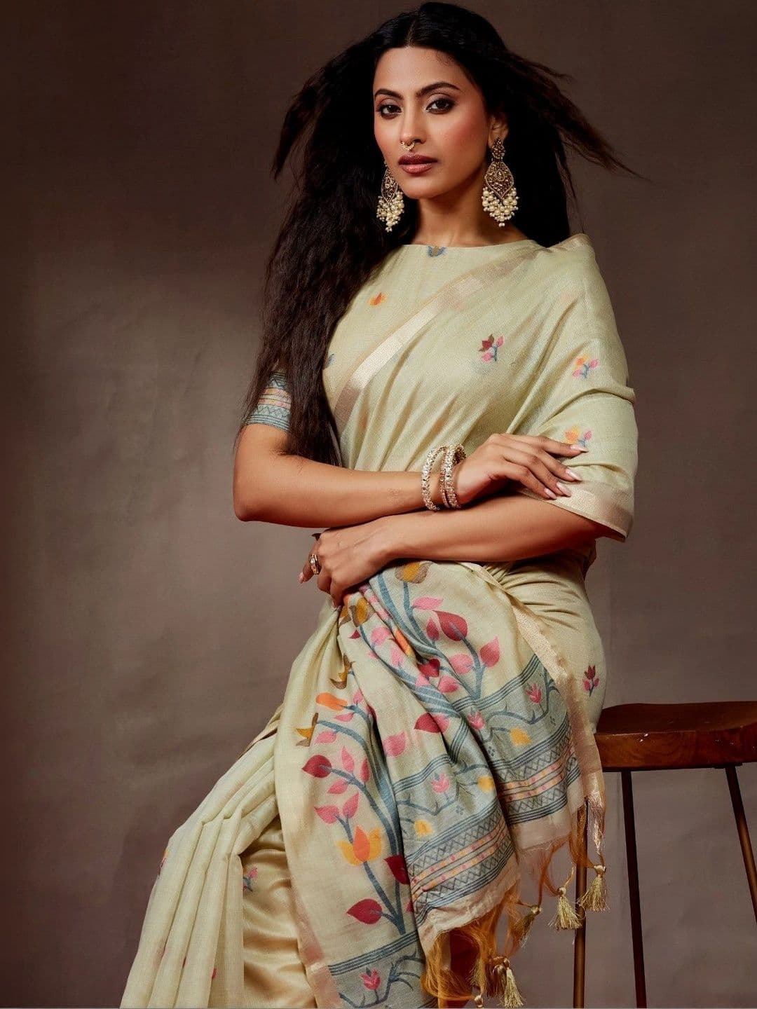 kasee Floral Zari Pure Cotton Designer Saree thumbnail 2