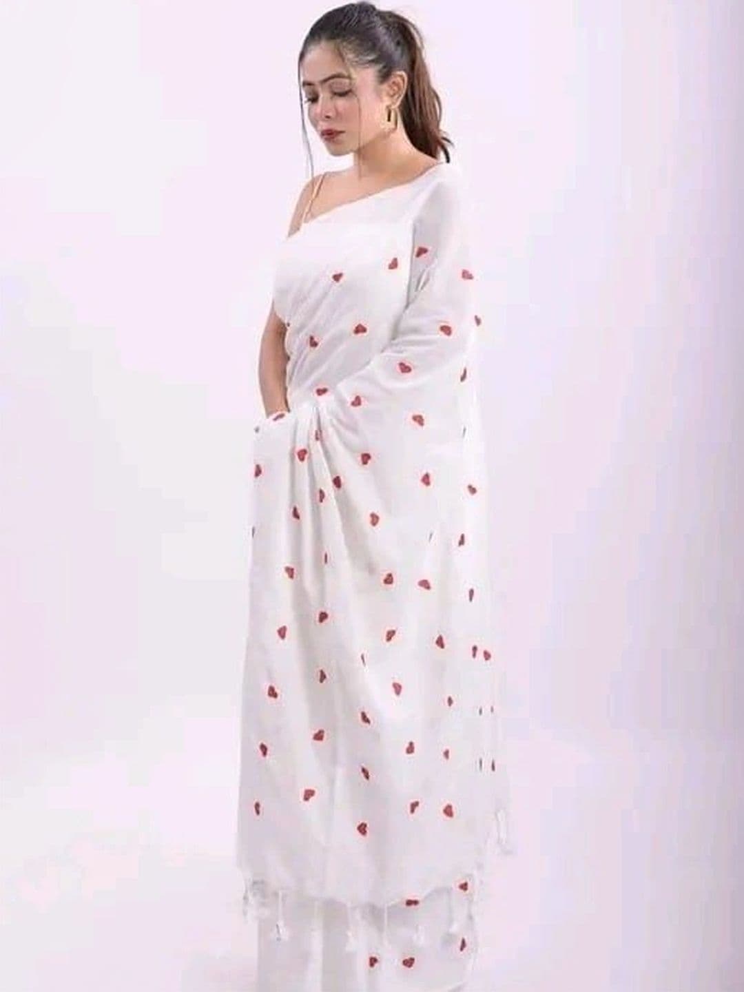 KALINI Embroidered Pure Cotton Khadi Saree thumbnail 3