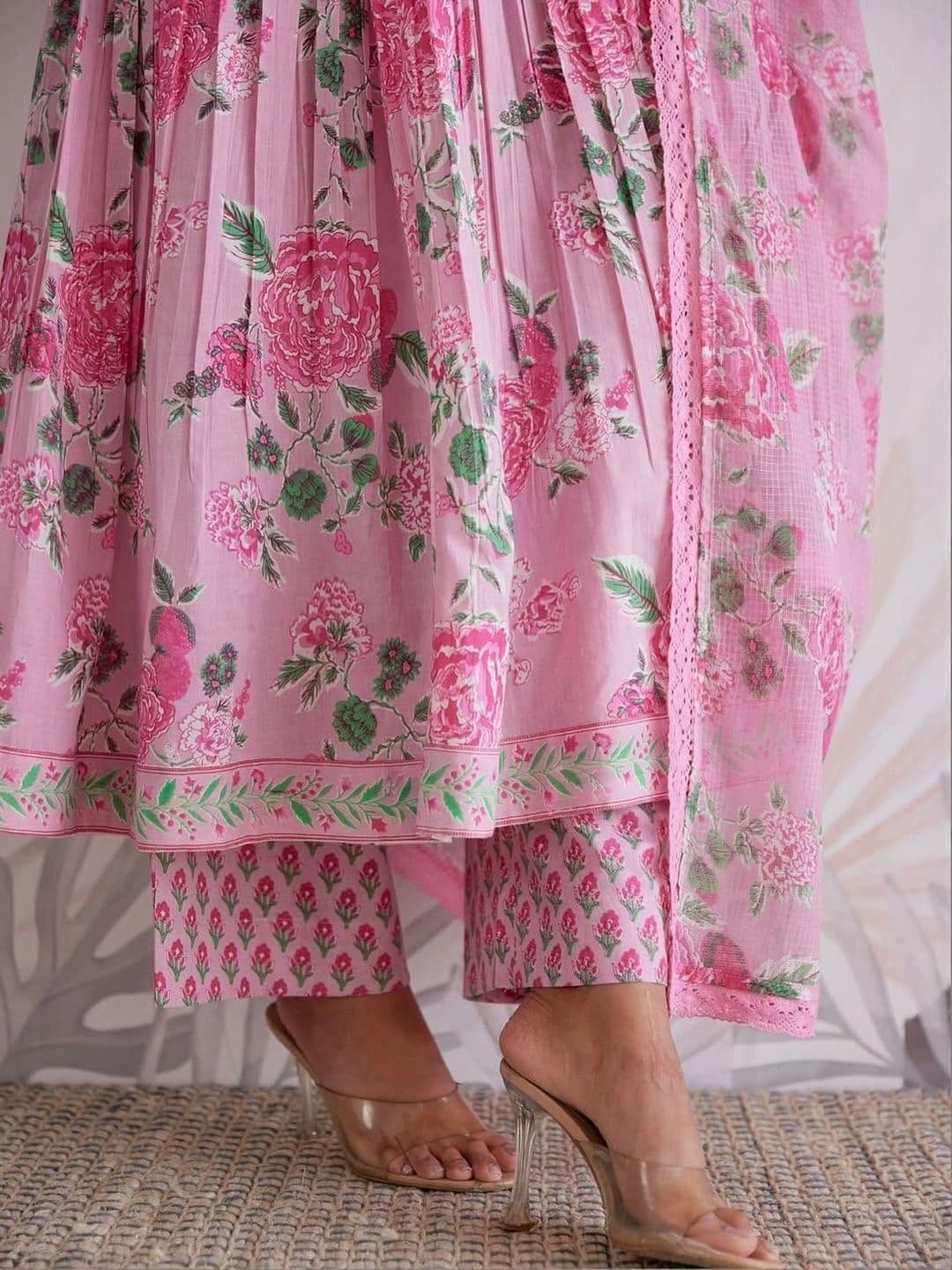 MARIONETTEFASHION Women Floral Printed Empire Pure Cotton Kurta with Trousers & With Dupatta thumbnail 3