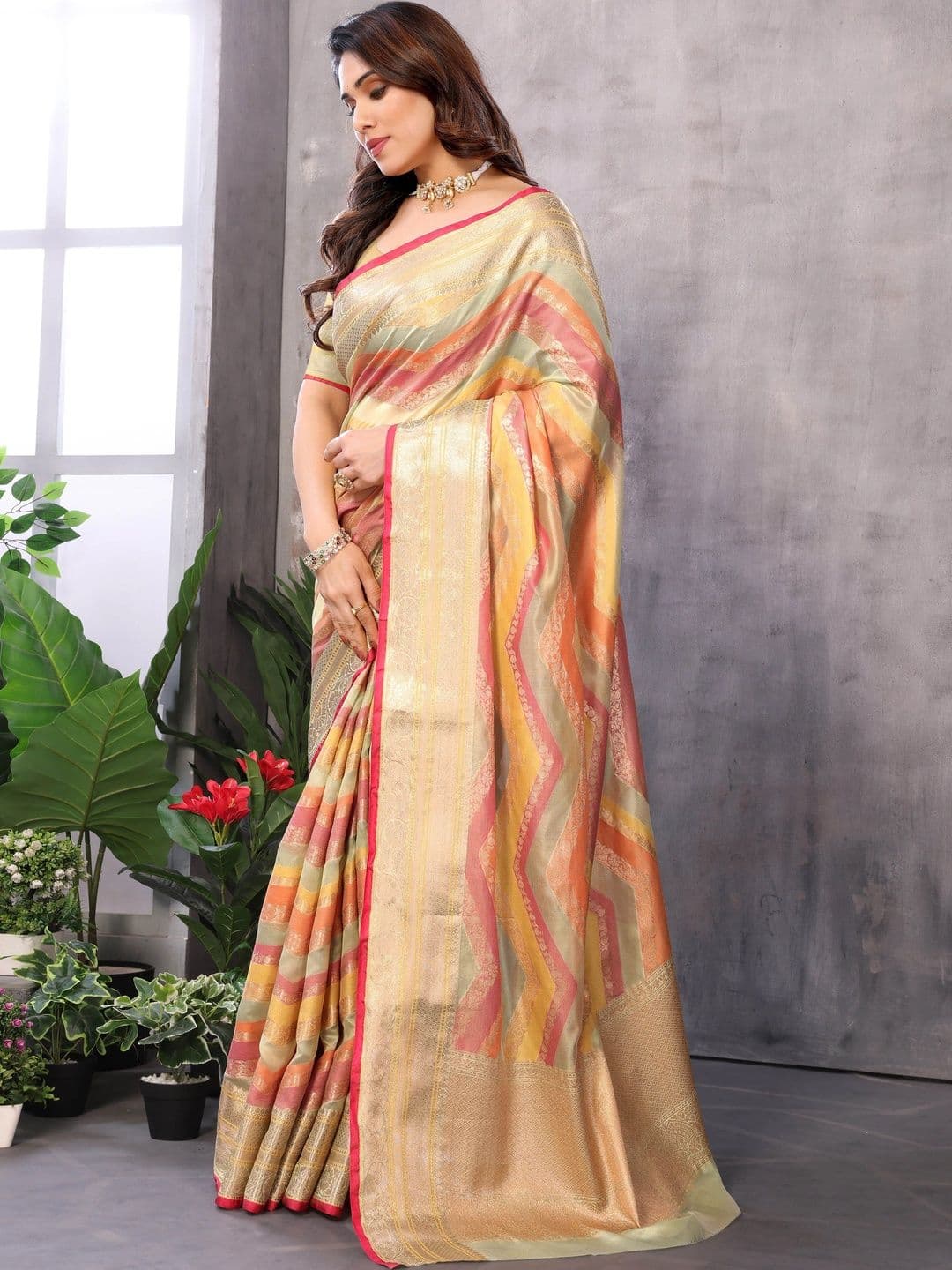 Sangria Woven Design Zari Silk Blend Designer Kanjeevaram Saree thumbnail 3