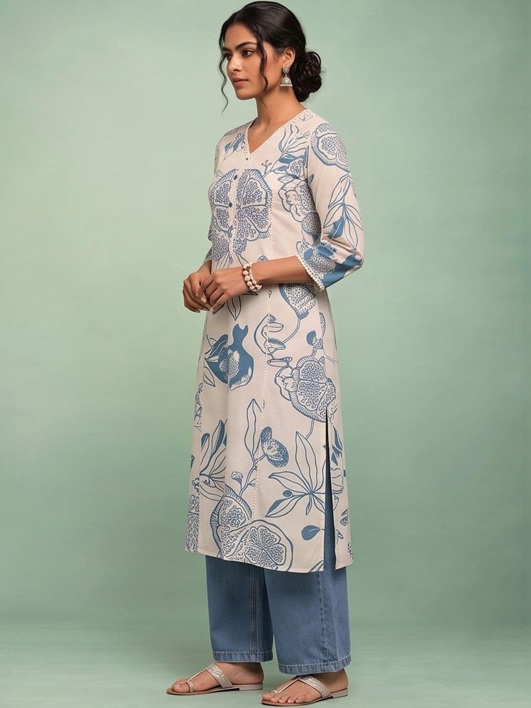 AADVIKA Women Floral Printed Quirky Kurta thumbnail 7