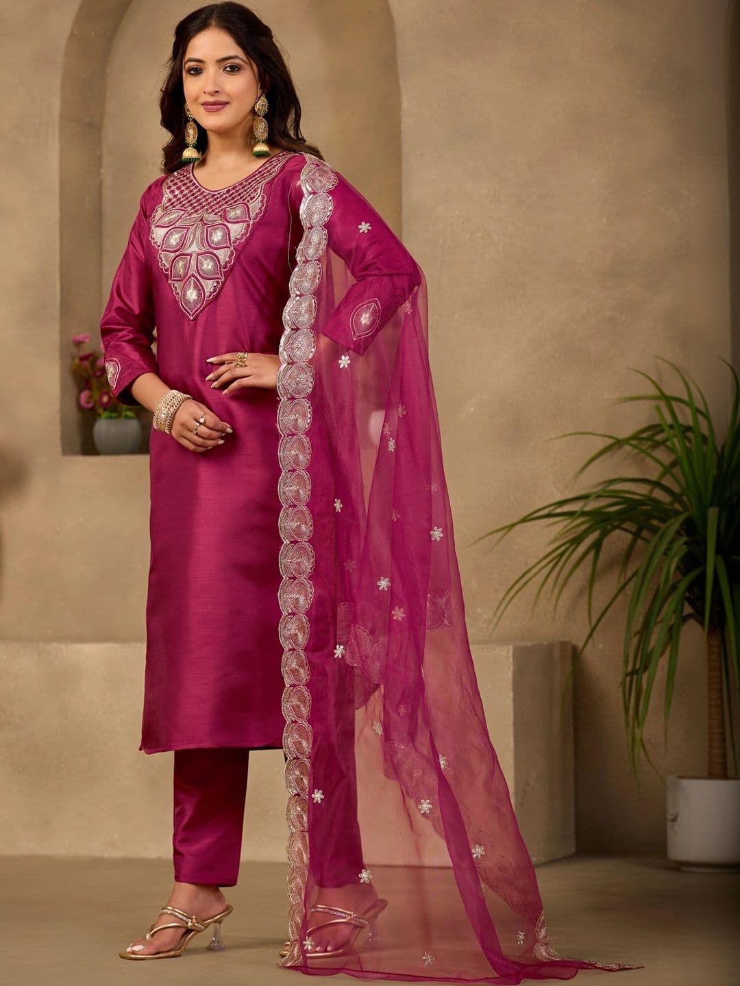 Sangria Women Ethnic Motifs Embroidered Regular Thread Work Kurta with Trousers & With Dupatta thumbnail 2