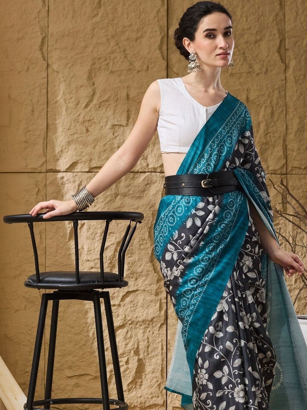 Suha Floral Silk Blend Saree thumbnail 5