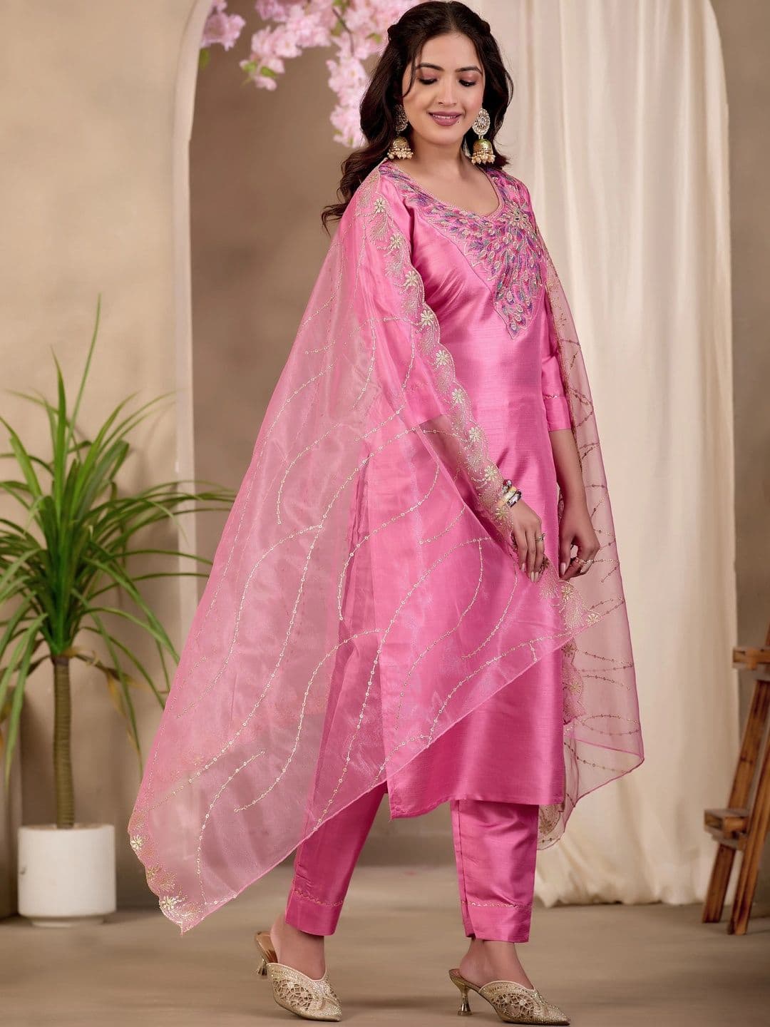 Sangria Women Ethnic Motifs Embroidered Regular Thread Work Kurta with Trousers & With Dupatta thumbnail 4