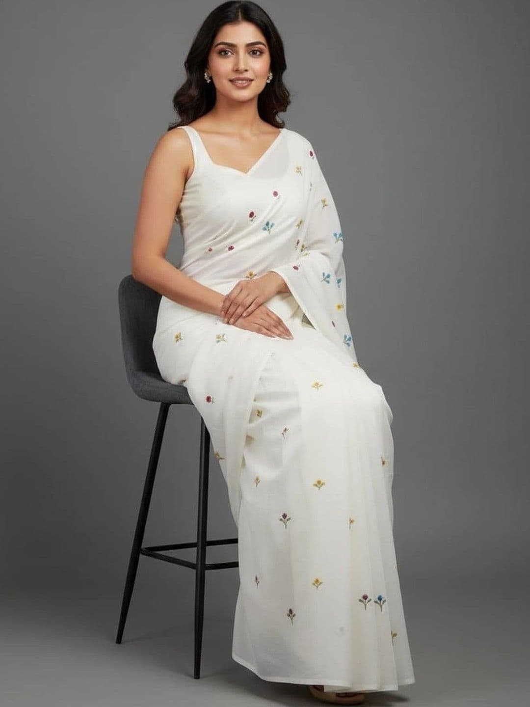 BongAp Floral Embroidered Khadi Saree thumbnail 2