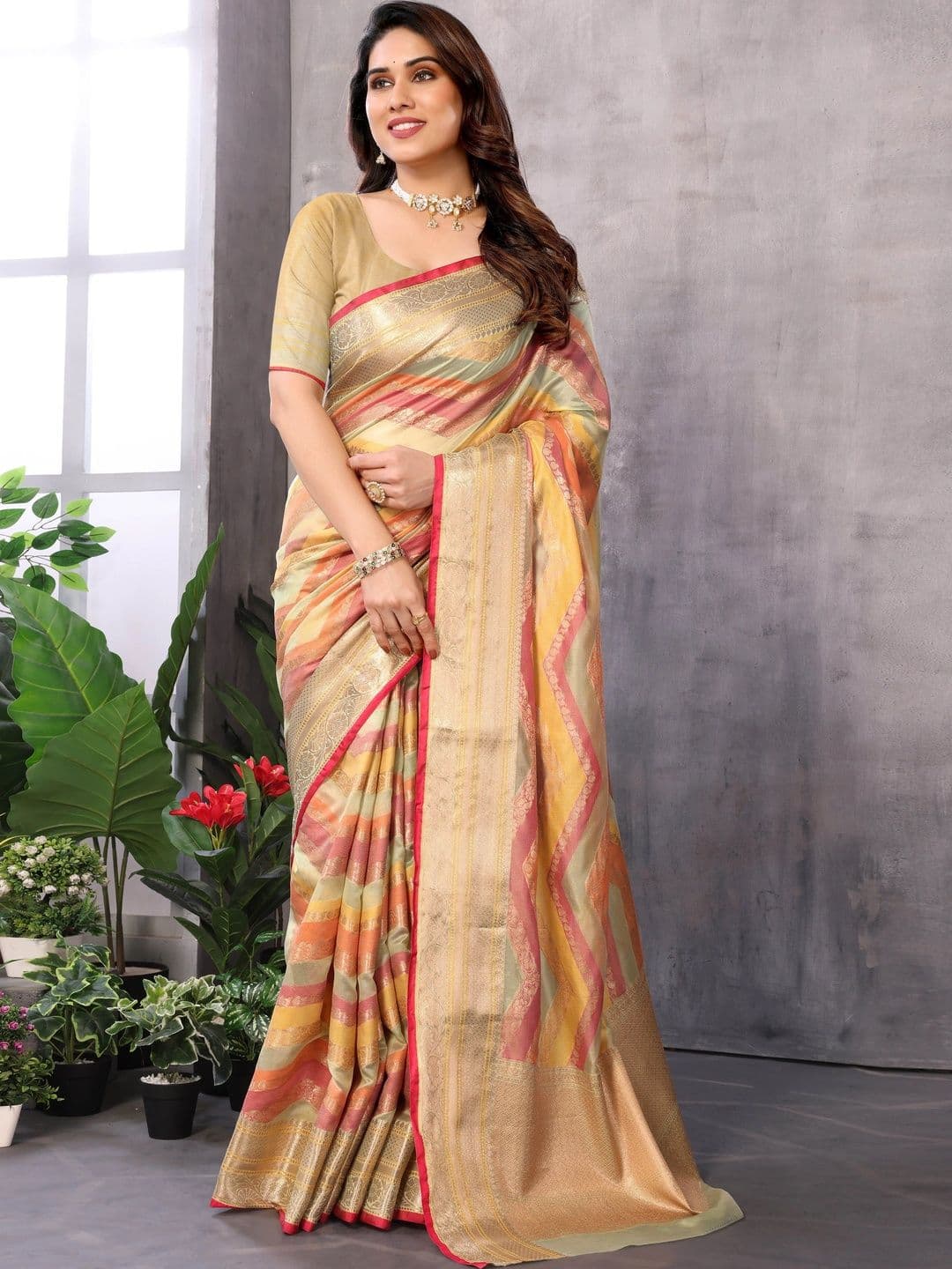 Sangria Woven Design Zari Silk Blend Designer Kanjeevaram Saree thumbnail 6