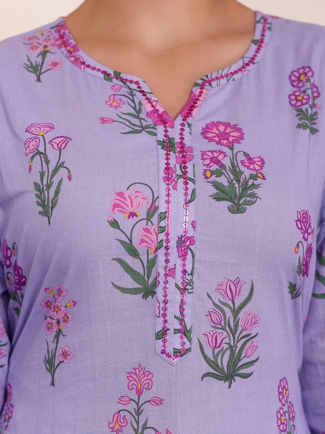 Aramya Women Floral Printed Sequinned Floral Kurta thumbnail 6