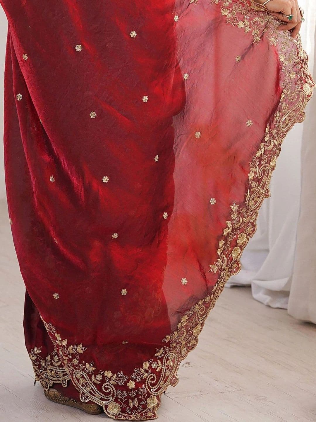 M DINESH & CO Embellished Embroidered Silk Blend Heavy Work Bandhani Saree thumbnail 5
