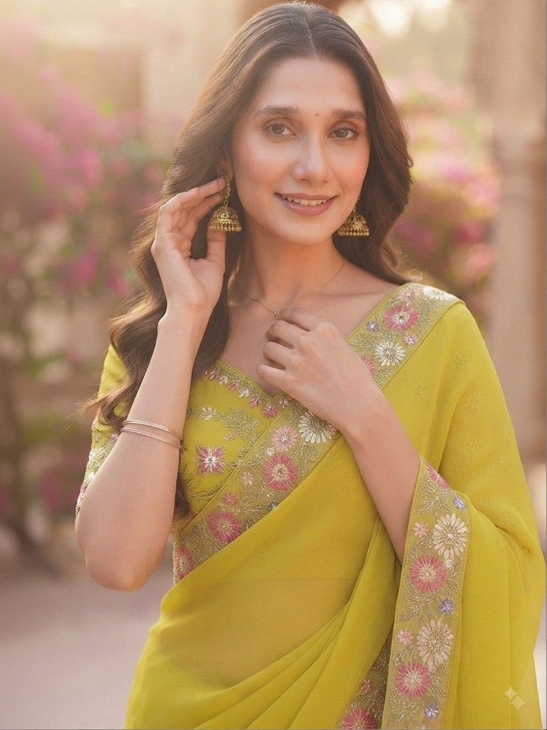 SmileyFashion Women Floral Printed Zari Art Silk Saree thumbnail 5