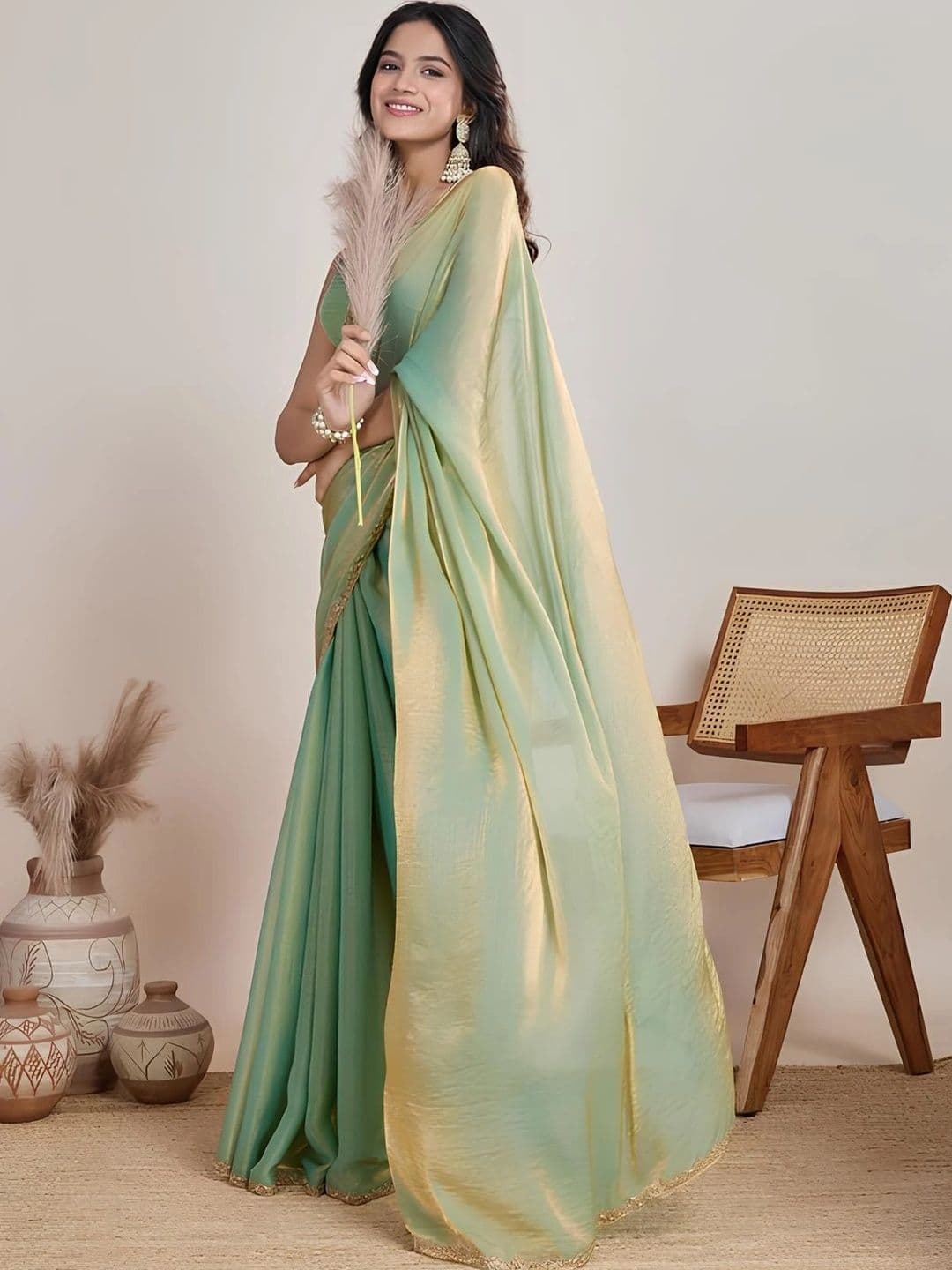 Sangria Beads and Stones Silk Blend Maheshwari Saree thumbnail 3