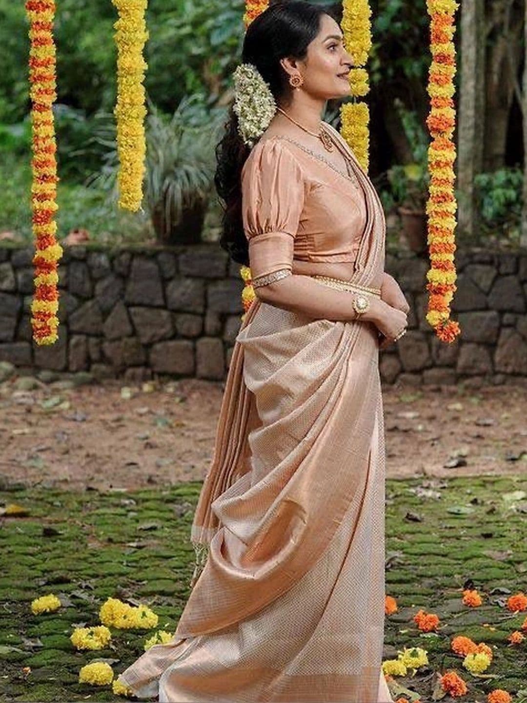 revika Woven Design Art Silk Designer Kanjeevaram Saree thumbnail 3