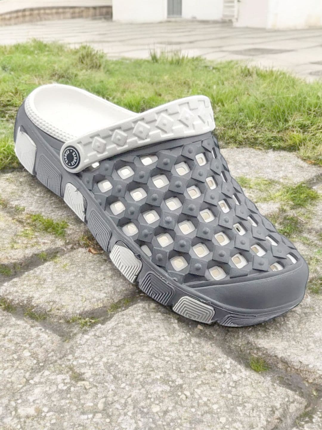 INKLENZO Men Geometric Rubber Clogs thumbnail 3