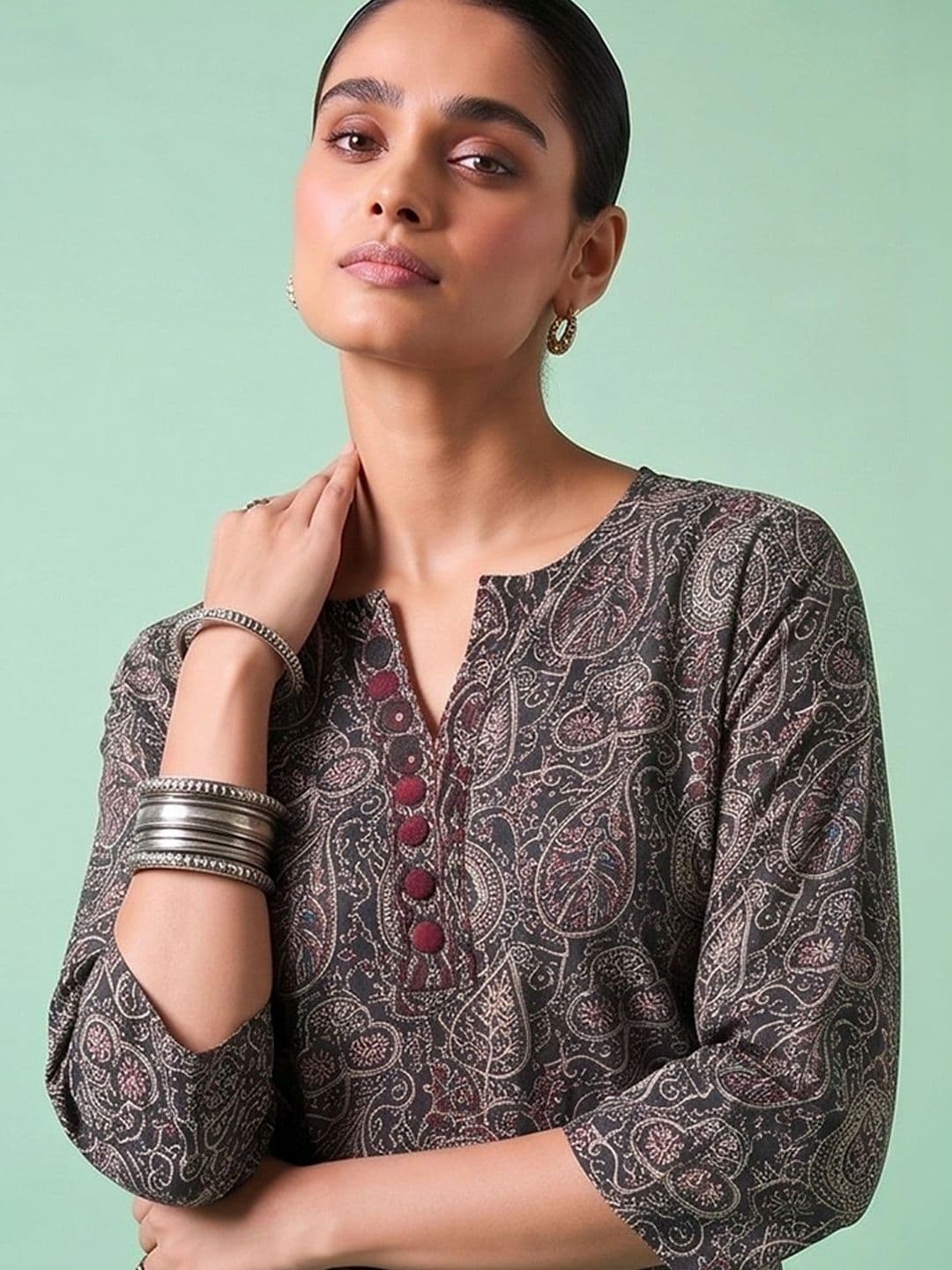 AADVIKA Women Paisley Printed Thread Work Kurta thumbnail 6
