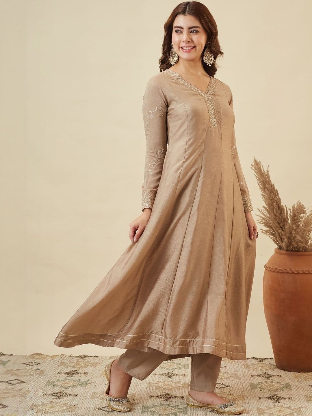 MOKOSH Women Silk Embroidered Anarkali Kurta And Pant Set With Dupatta thumbnail 5