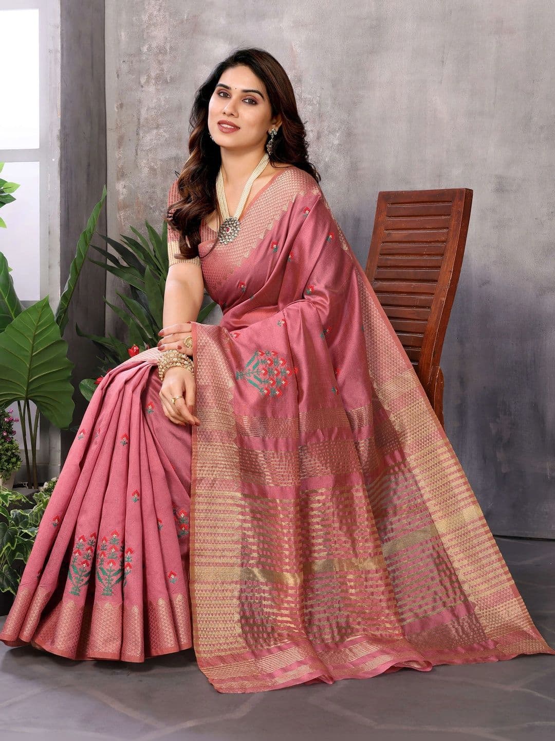 Sangria Women Floral Embroidered Silk Cotton Designer Kota Saree thumbnail 6