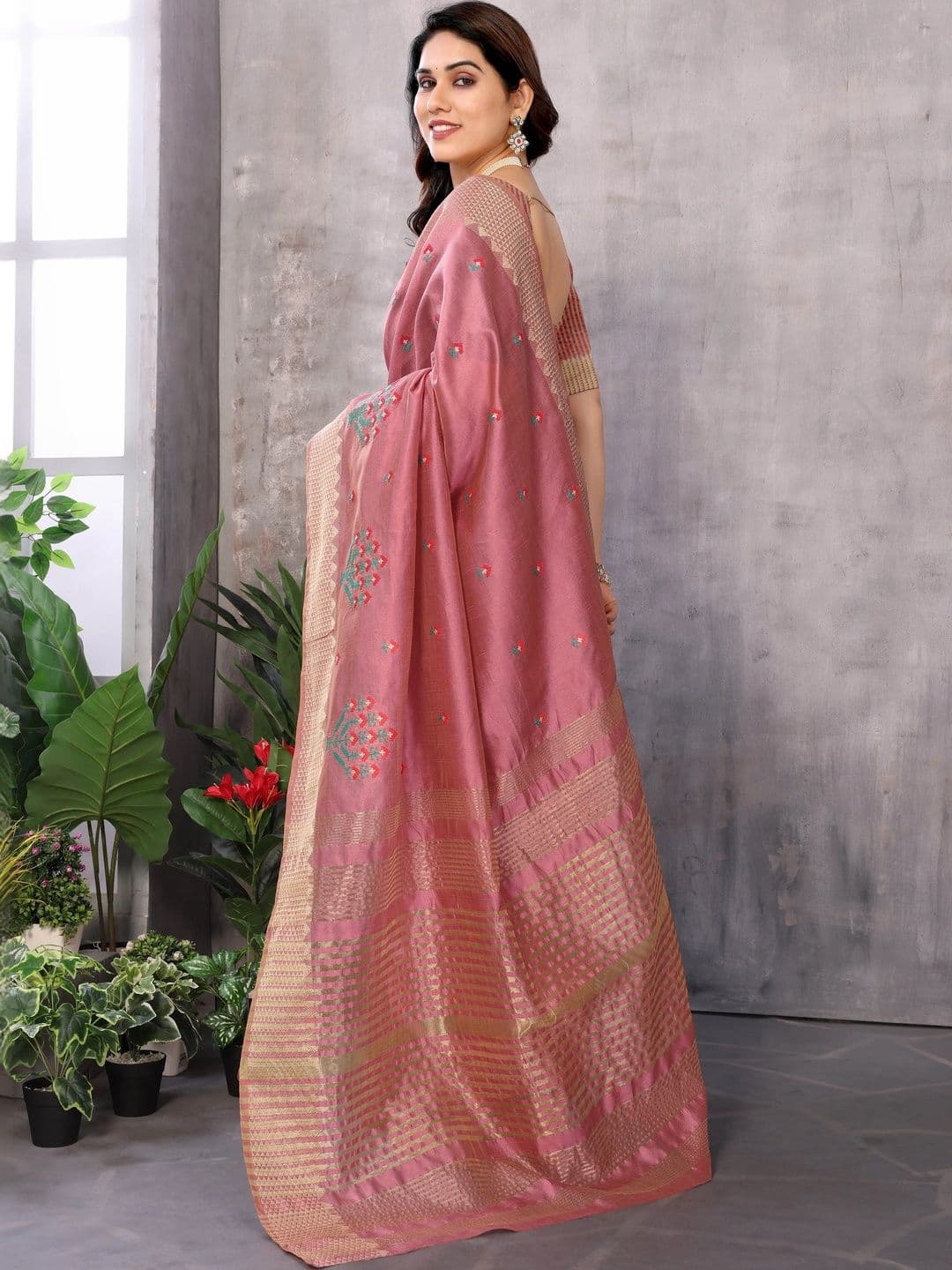 Sangria Women Floral Embroidered Silk Cotton Designer Kota Saree thumbnail 4