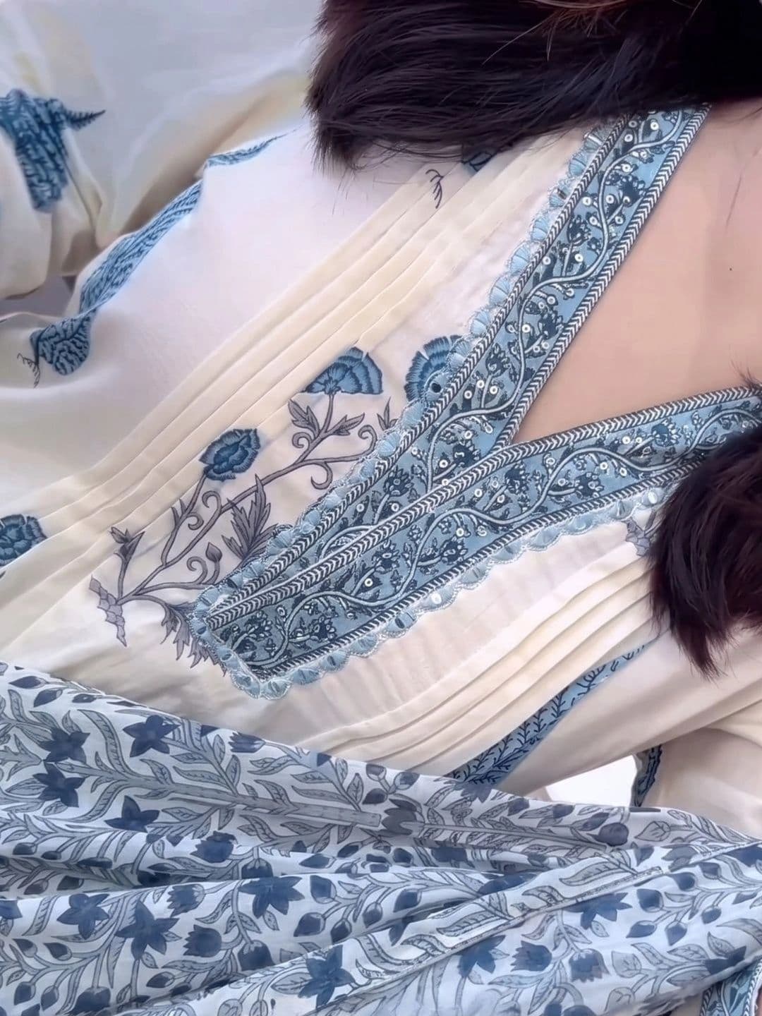 IKLO Women Floral Printed Regular Pure Cotton Kurta with Palazzos & With Dupatta thumbnail 4