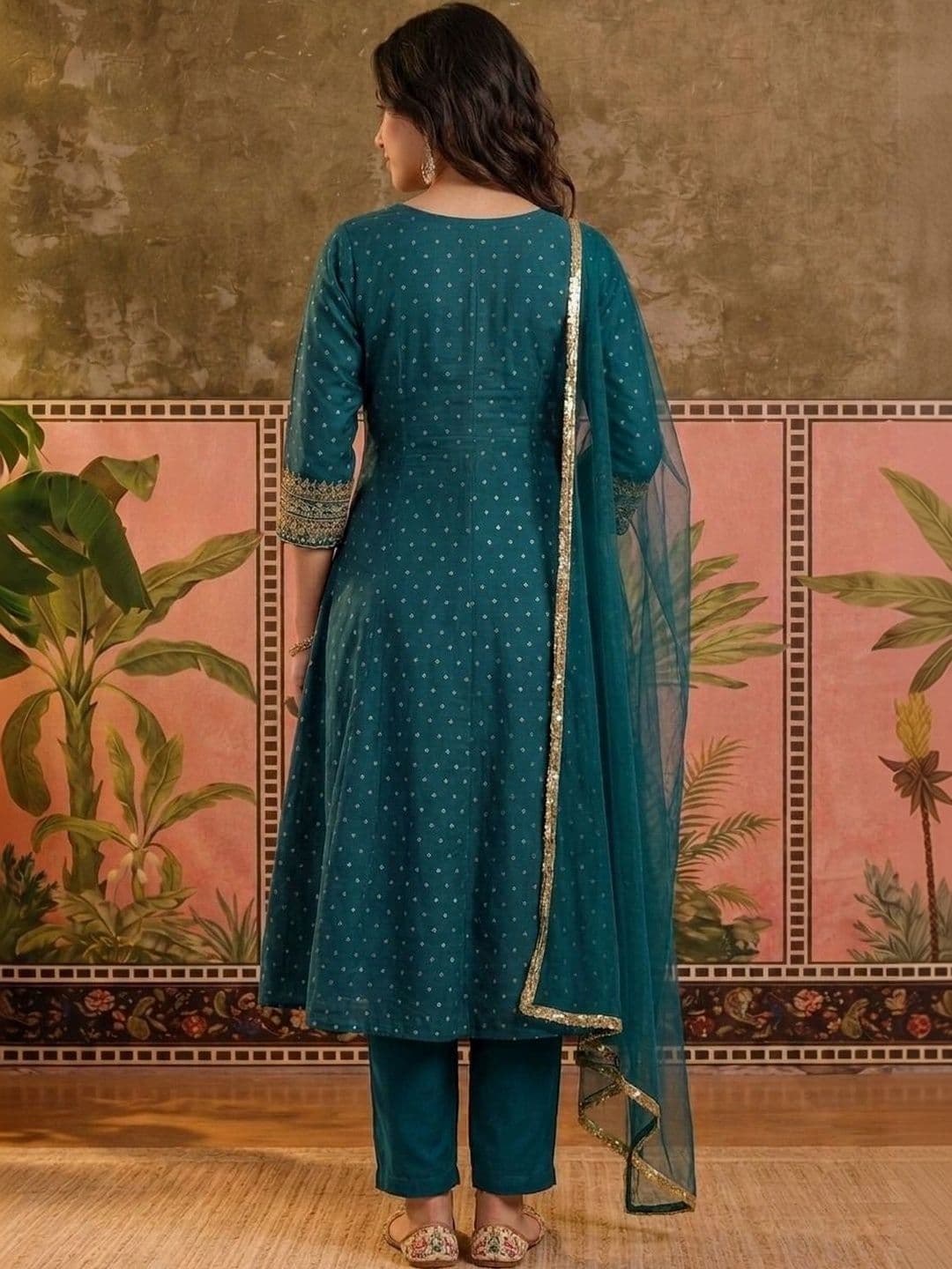 Sangria Women Ethnic Motifs Printed Regular Thread Work Pure Silk Kurta with Trousers & With Dupatta thumbnail 3