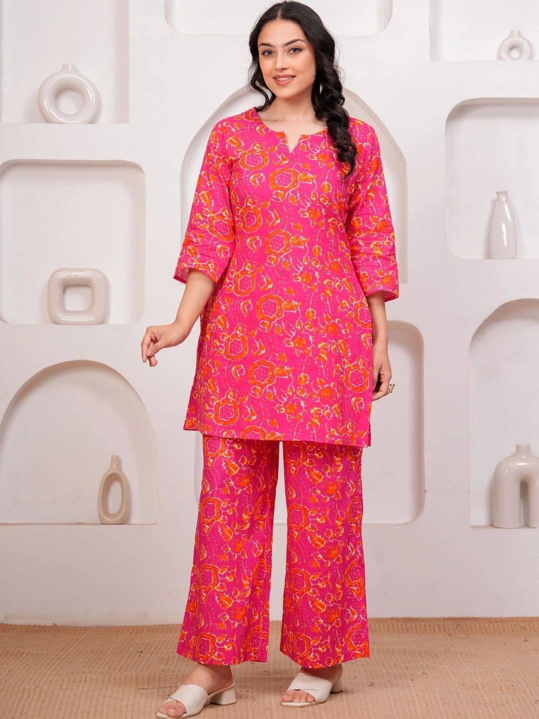 Aramya Women Floral Printed Floral Kurta thumbnail 2
