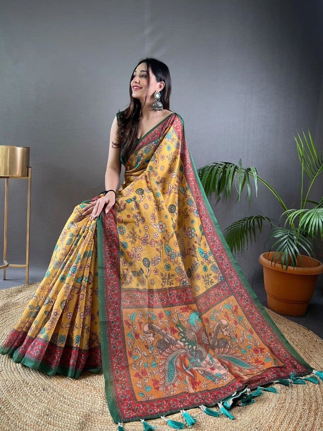 Mitera Women Kalamkari Printed Saree with Blouse Piece thumbnail 4