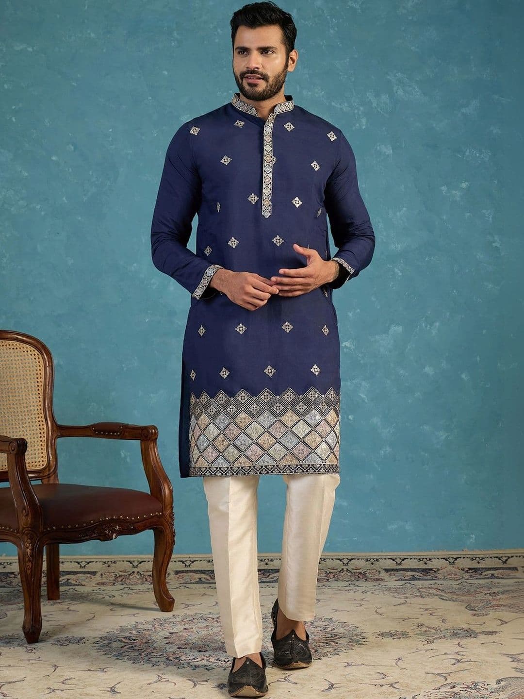 House of Pataudi Embroidered Mandarin Collar Knee Length Straight Kurta thumbnail 2