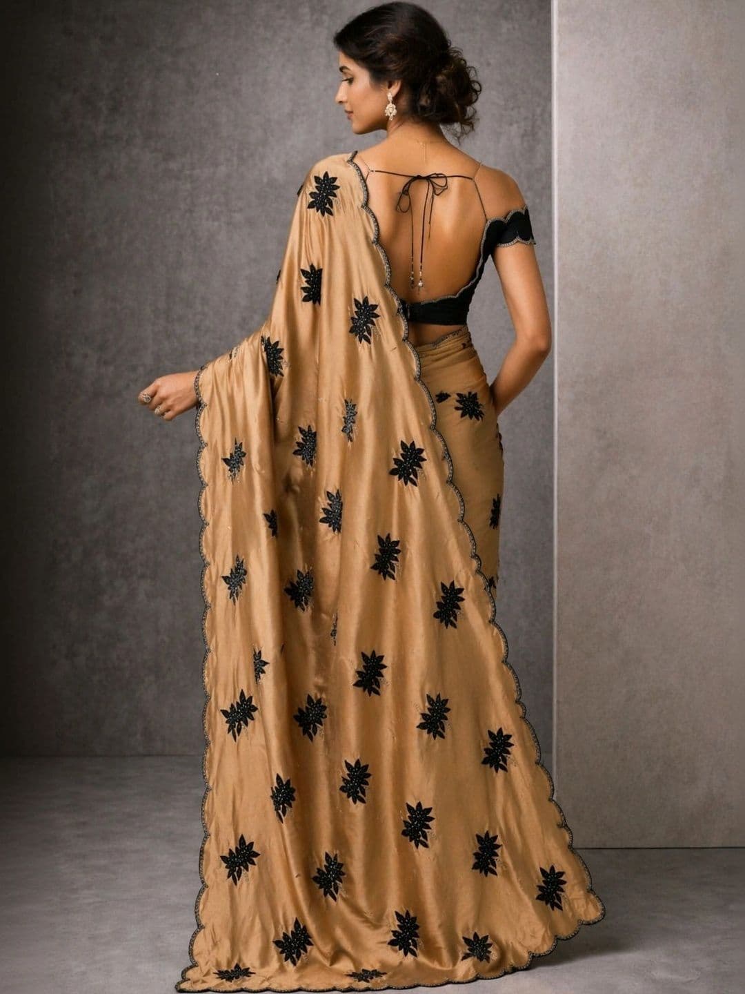 SHIV GAN 14 ENTERPRISE Floral Embroidered Art Silk Bandhani Saree thumbnail 2