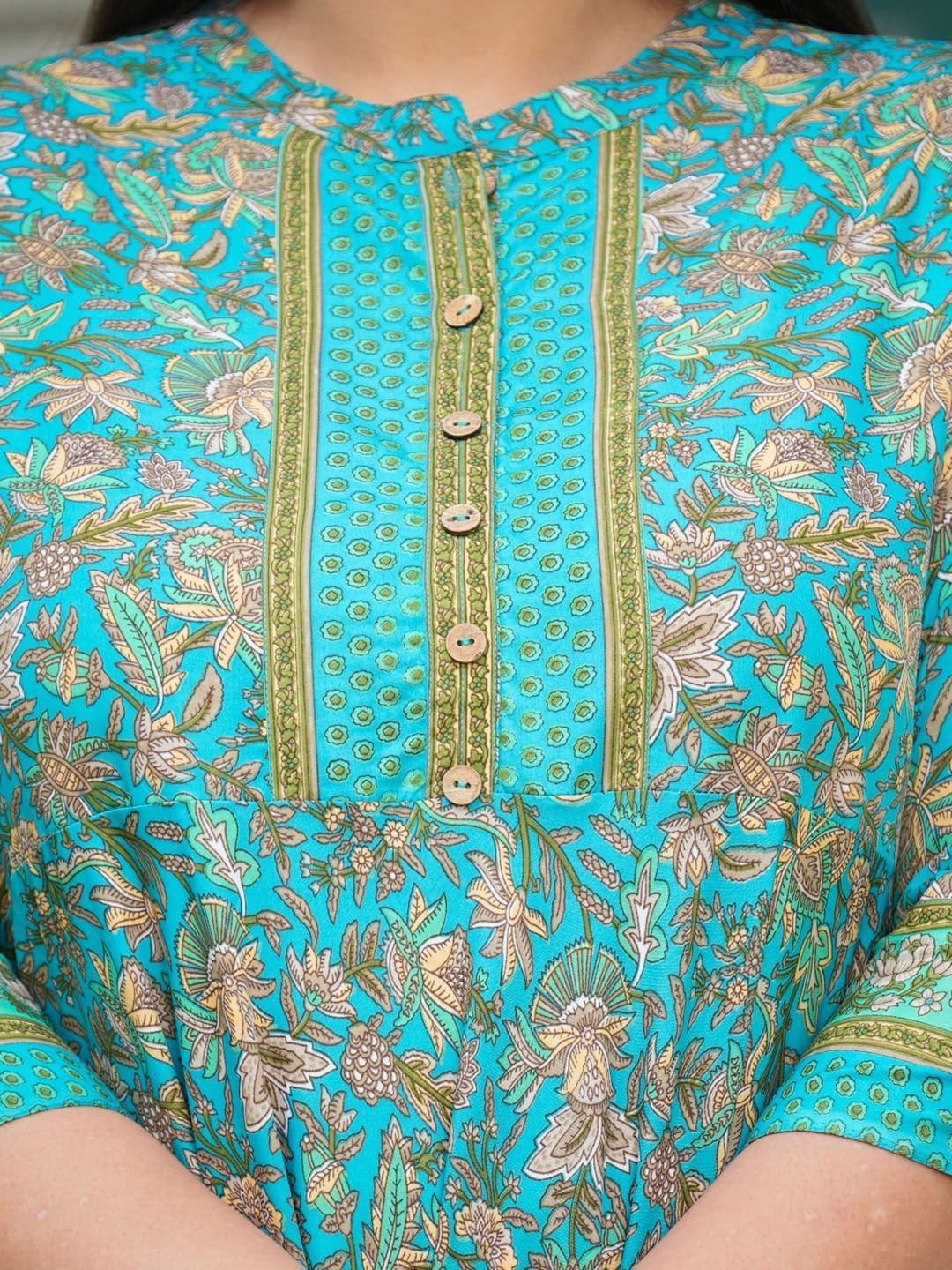 KALINI Plus Size Floral Printed Thread Work Anarkali Kurta thumbnail 3