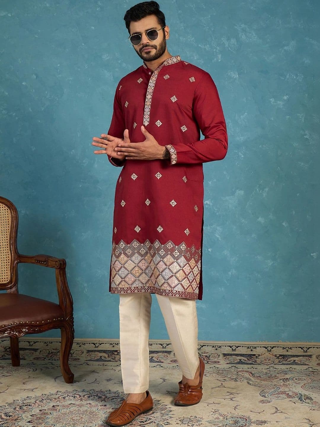 House of Pataudi Embroidered Mandarin Collar Knee Length Straight Kurta thumbnail 4