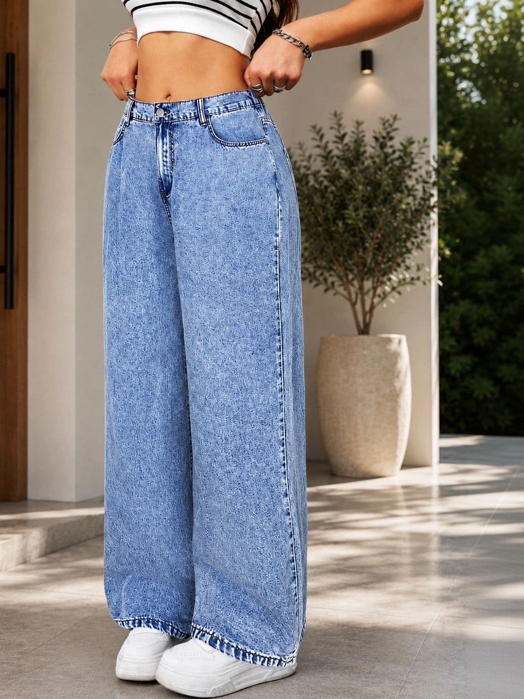 DENIMLOOK Women Flared High-Rise Light Fade Jeans thumbnail 3