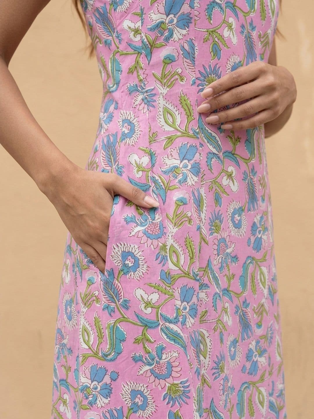 fusion by glitchez Women Floral Printed Floral Kurta thumbnail 4