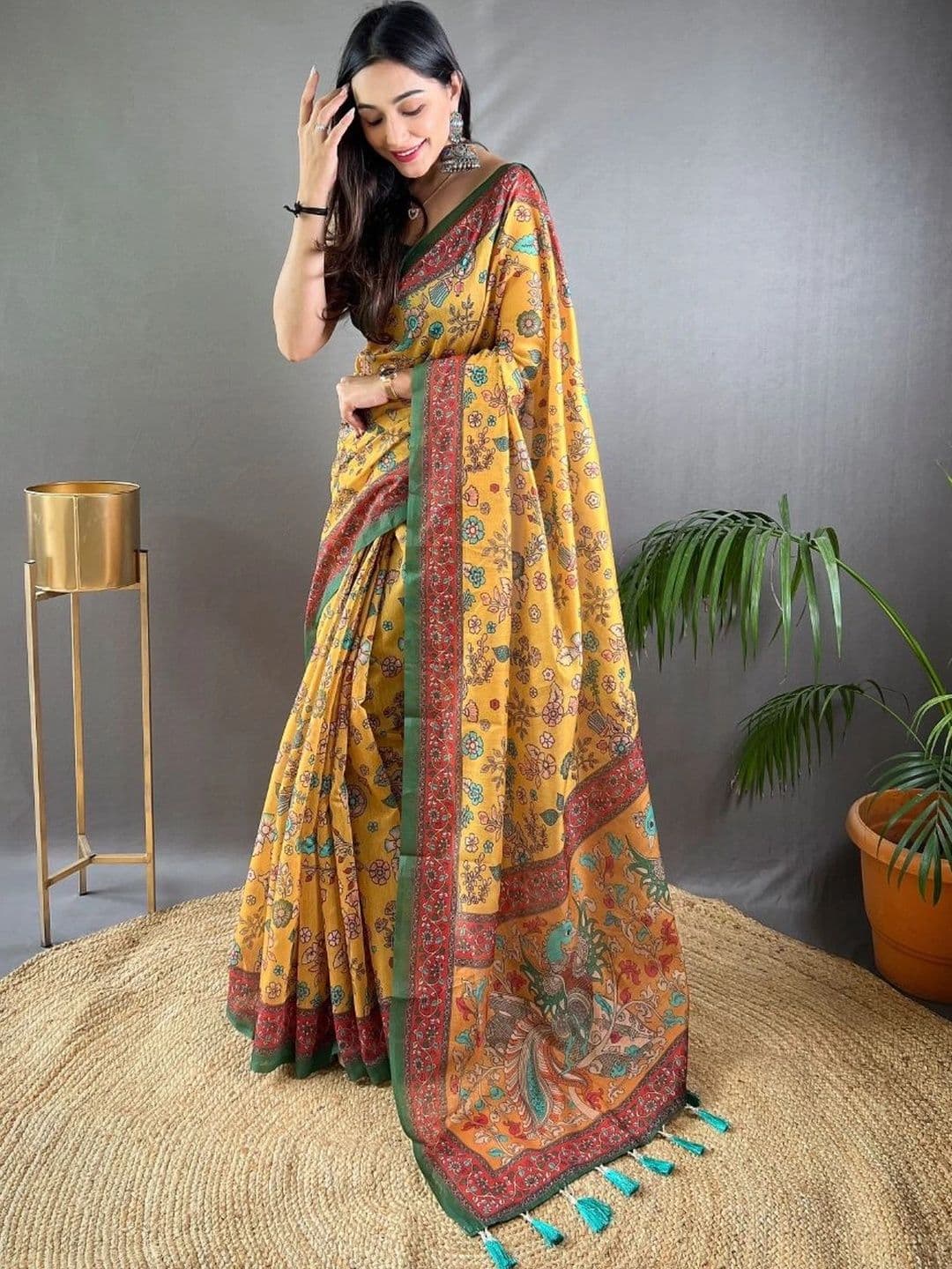 Mitera Women Kalamkari Printed Saree with Blouse Piece thumbnail 2