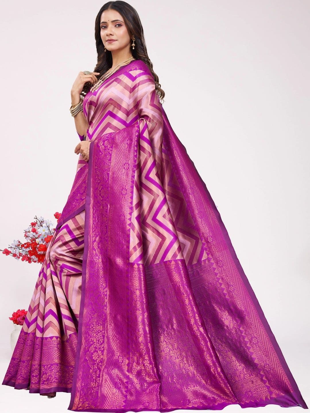 BONDEYE FASHION Woven Design Zari Silk Blend Fusion Leheriya Saree thumbnail 4