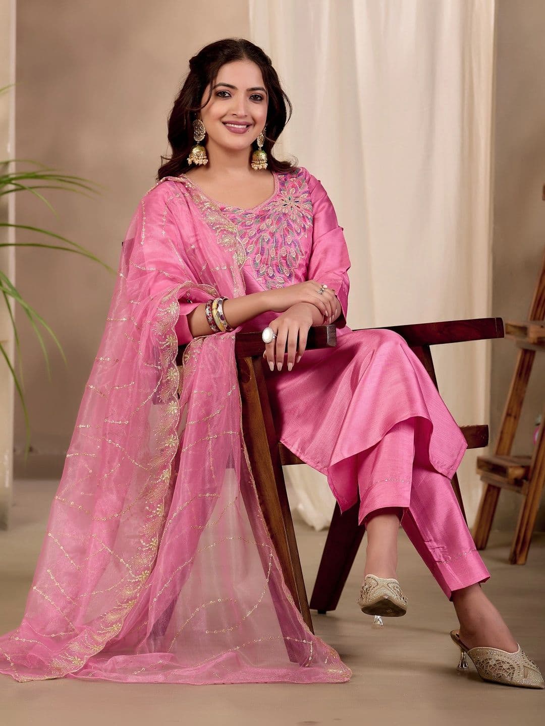 Sangria Women Ethnic Motifs Embroidered Regular Thread Work Kurta with Trousers & With Dupatta thumbnail 3