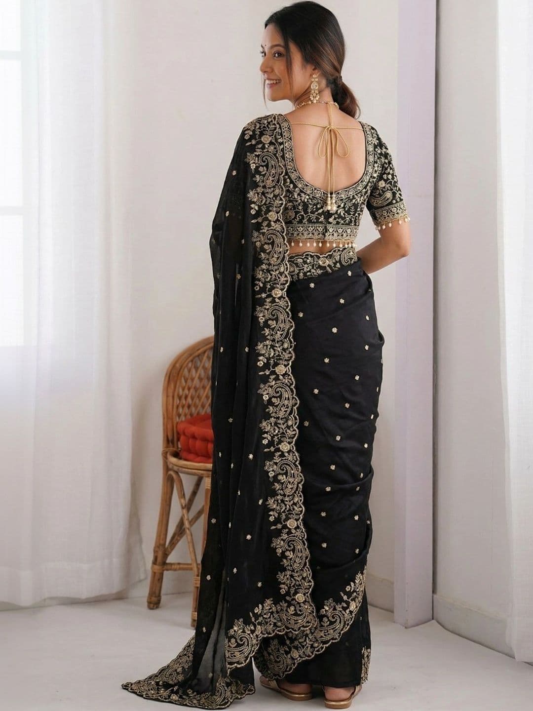 M DINESH & CO Embellished Embroidered Silk Blend Heavy Work Bandhani Saree thumbnail 5