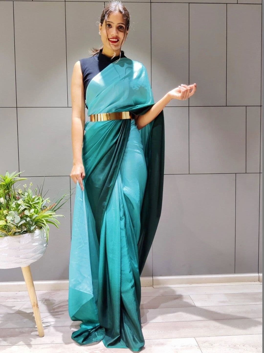 Sangria Women Ombre Poly Chiffon Belted Maheshwari Saree - view 1