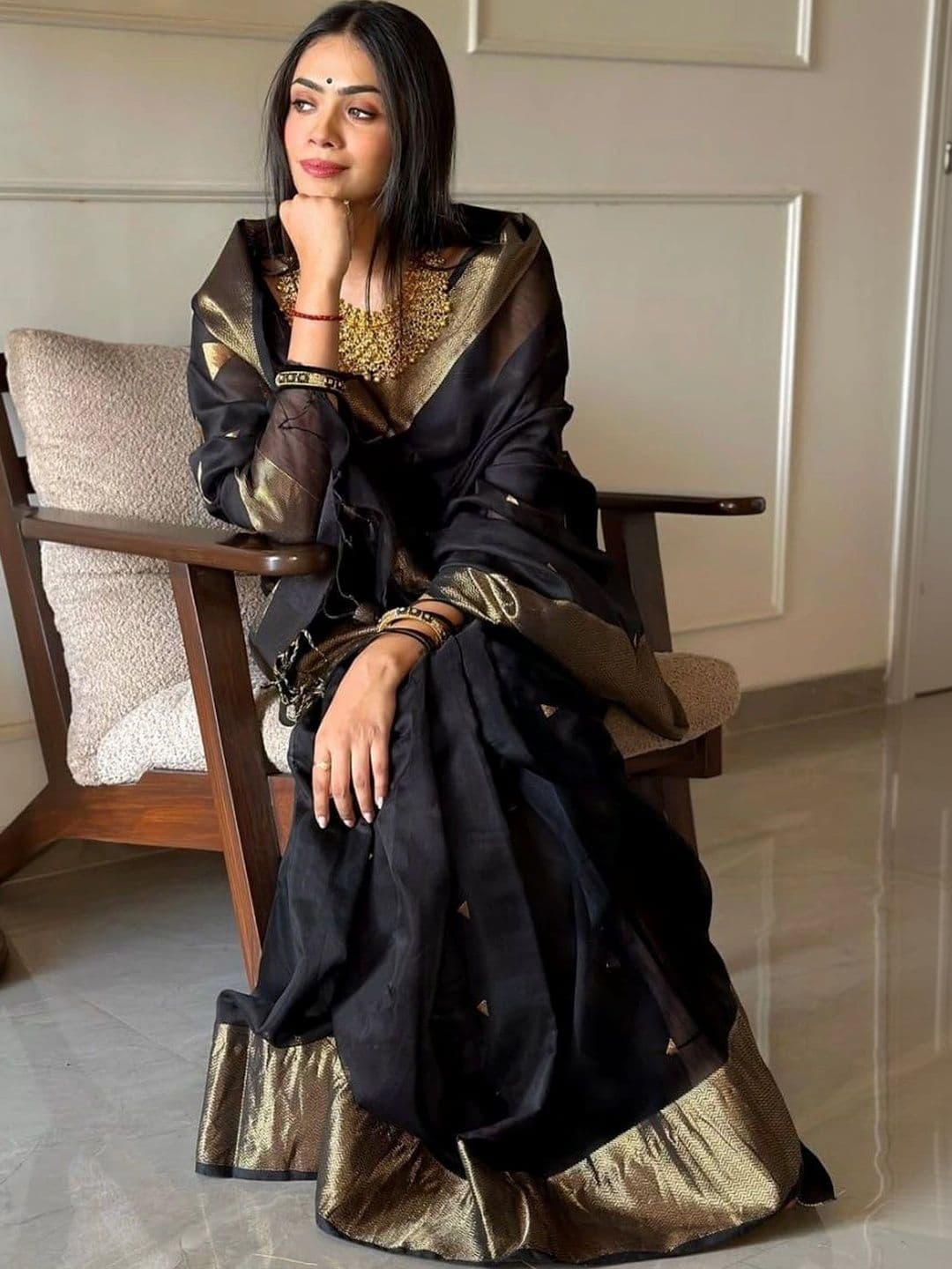 Achyata Zari Art Silk Banarasi Saree thumbnail 3