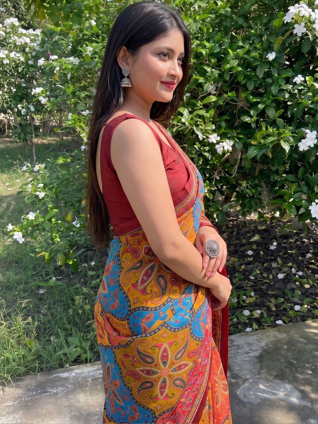IndianRang Paisley Linen Blend Designer Saree thumbnail 2