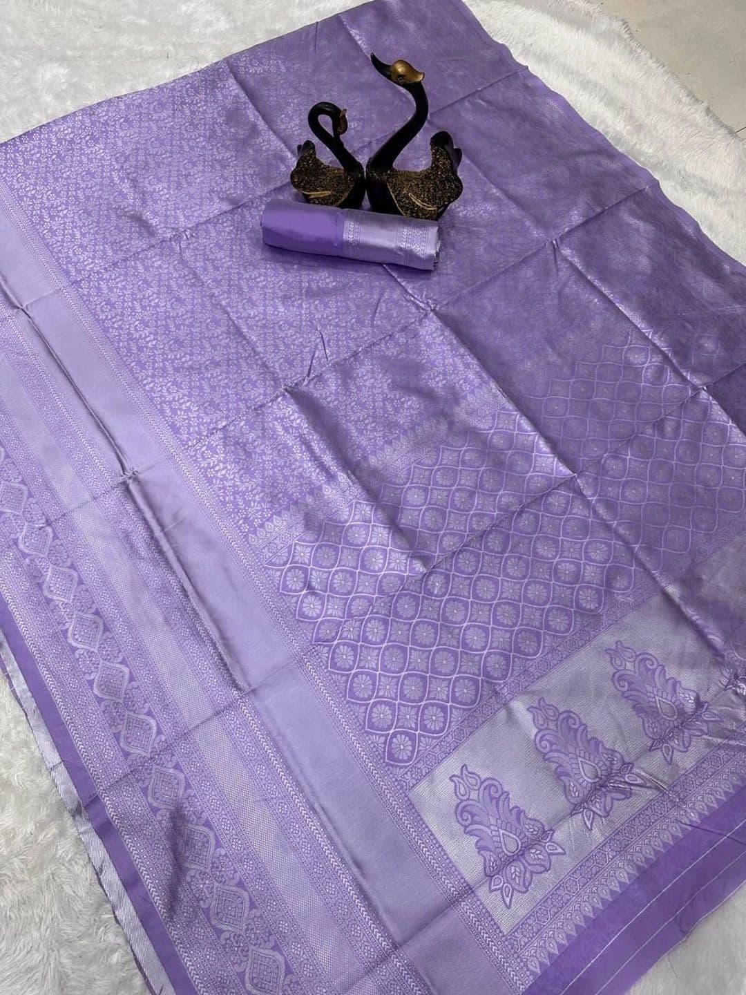 revika Floral Zari Art Silk Designer Kanjeevaram Saree thumbnail 2